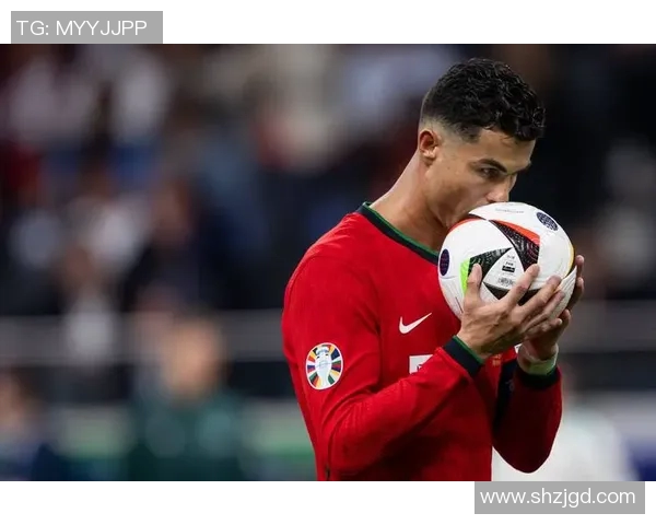 C罗与贝克汉姆的传奇对决:足球场上的风格与影响力之争 C罗与贝克汉姆的传奇对决:足球场上的风格与影响力之争