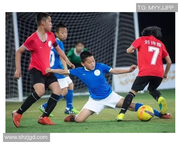 佛罗伦萨与拜仁激战正酣谁将赢得这场足球盛宴 佛罗伦萨与拜仁激战正酣谁将赢得这场足球盛宴